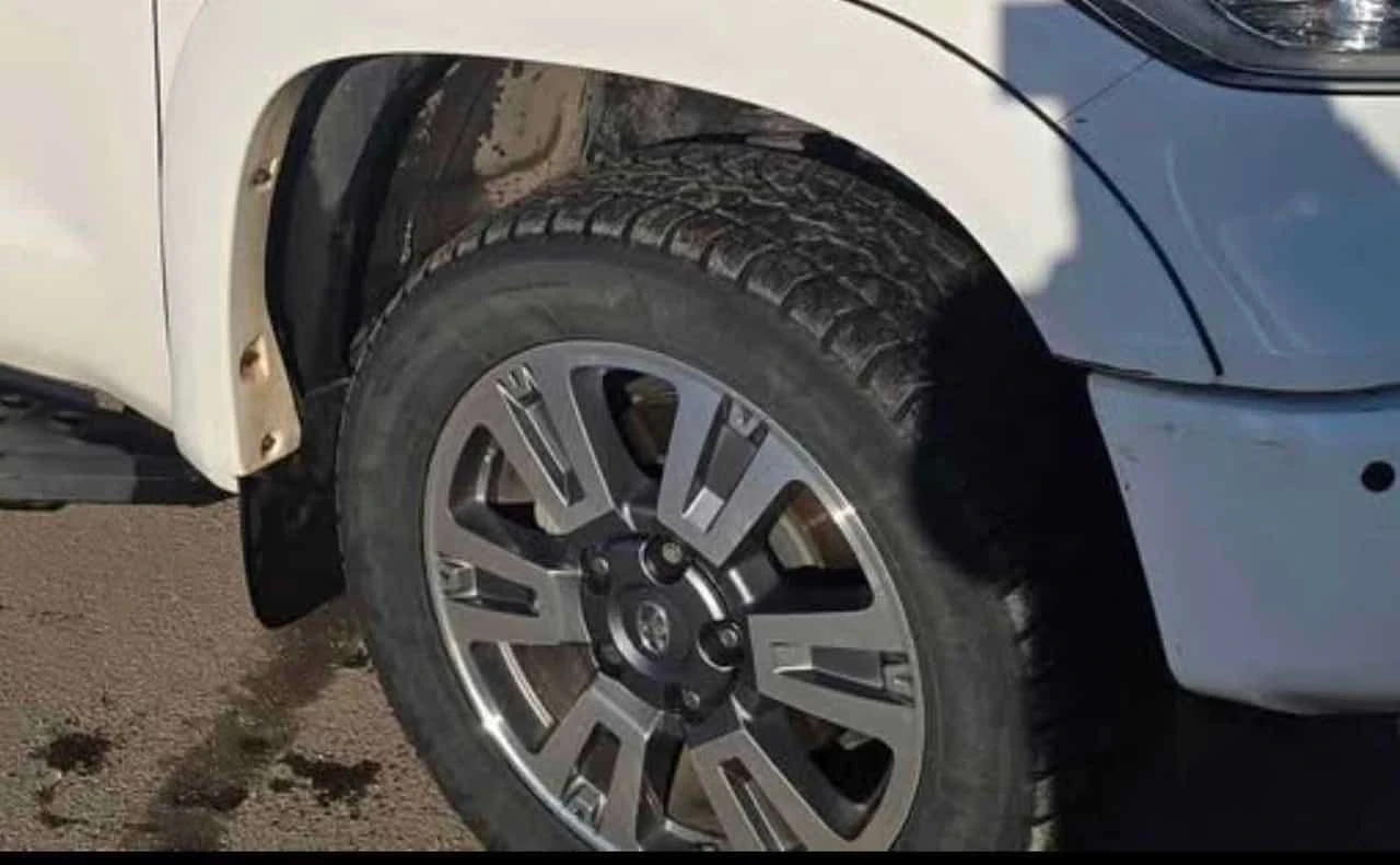 Toyota Tundra Platinum | CARFAX | БЕЗ ИНЦИДЕНТИ, снимка 6 - Автомобили и джипове - 55505418