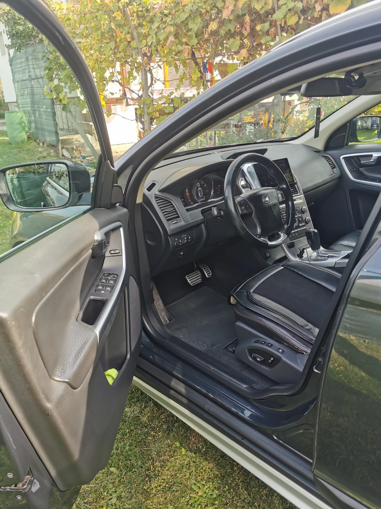 Volvo XC60, снимка 7 - Автомобили и джипове - 56438593