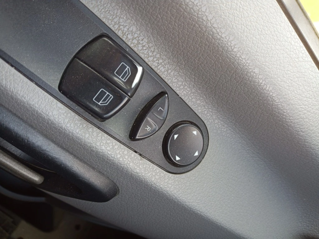 Mercedes-Benz Sprinter 211, снимка 11 - Бусове и автобуси - 54923361