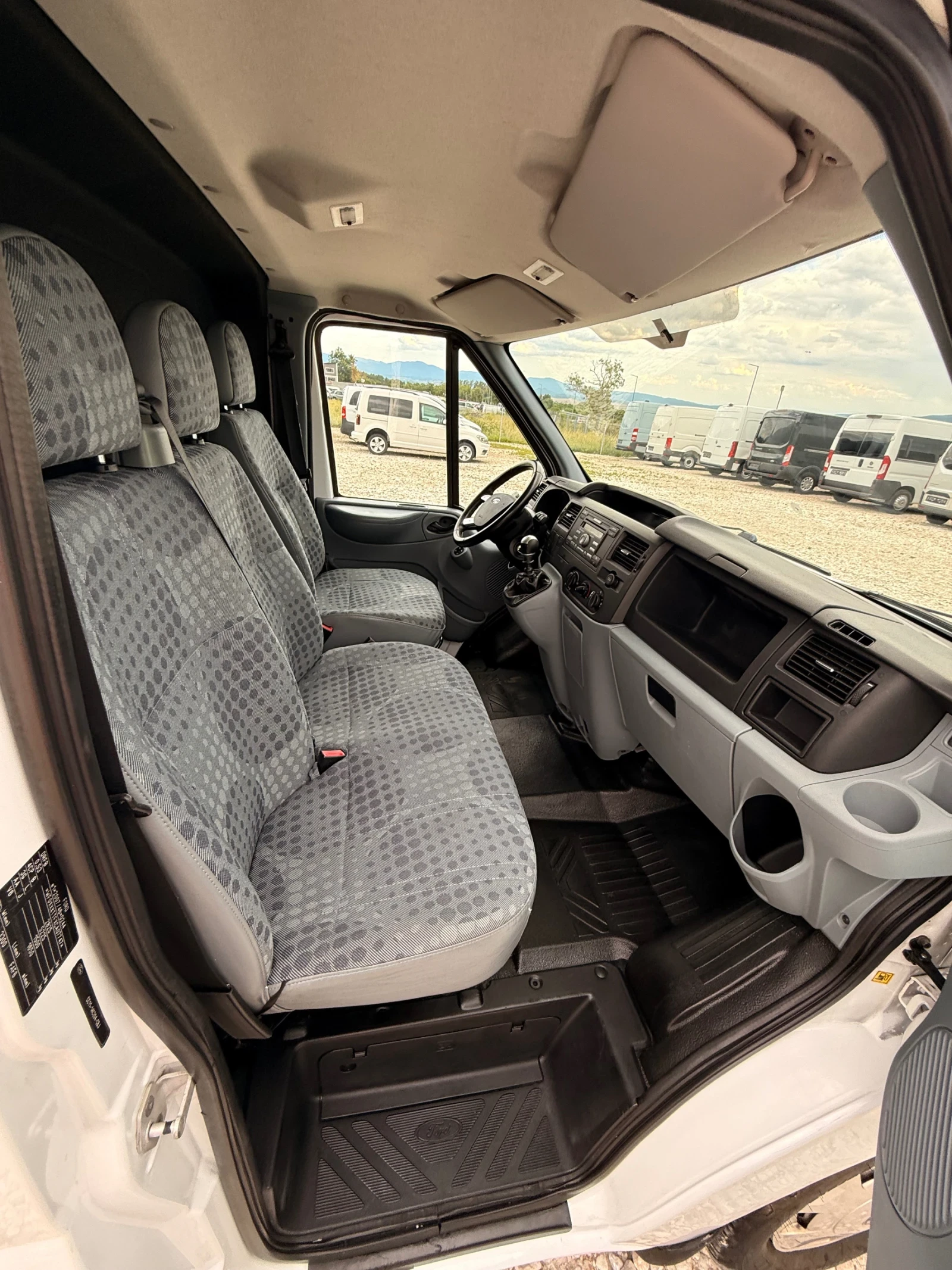 Ford Transit 2.2TDCi-Климатик-Евро5, снимка 10 - Бусове и автобуси - 55191362