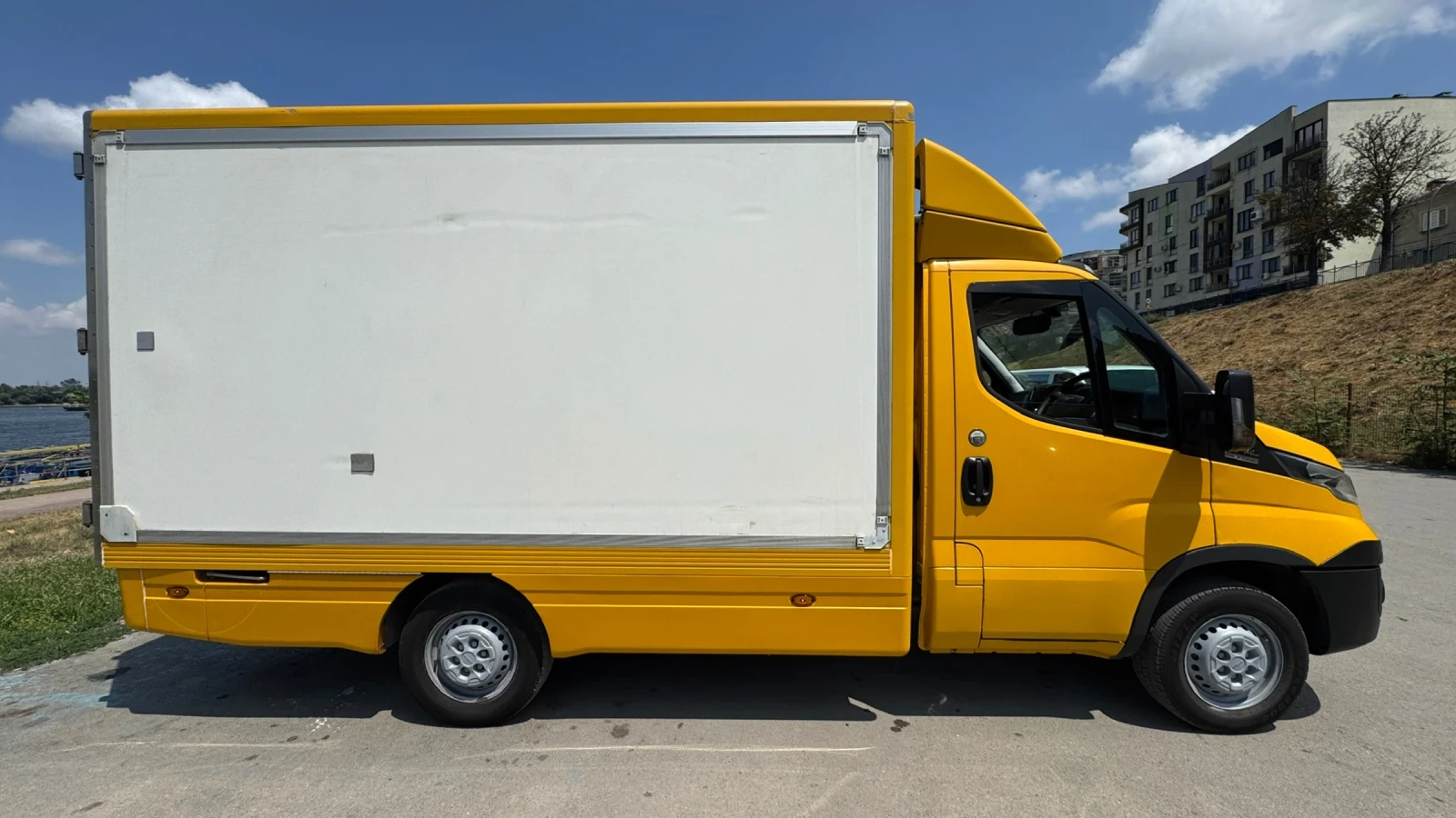 Iveco Daily, снимка 4 - Бусове и автобуси - 55633936