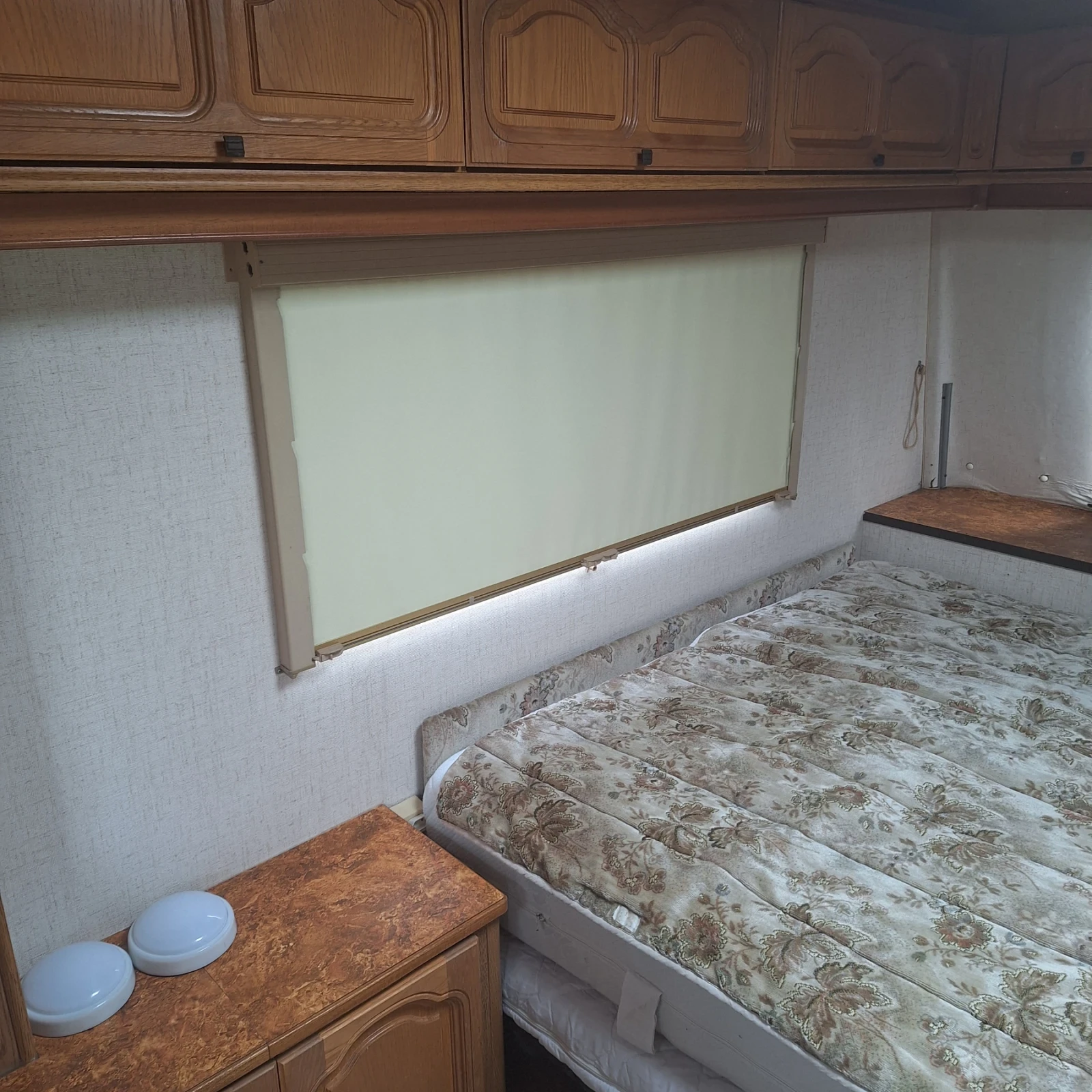 Каравана Burstner Lux, снимка 3 - Каравани и кемпери - 54823838