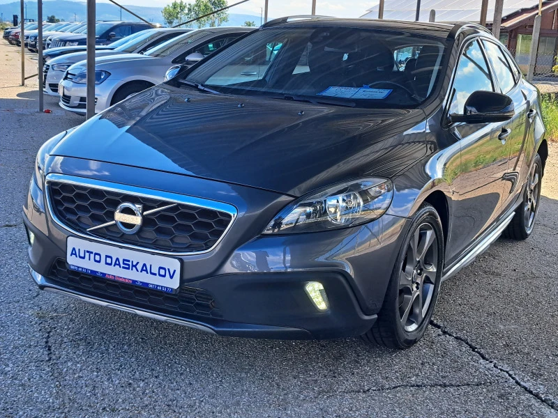 Volvo V40 Cross Country 1, 6 D2, снимка 1 - Автомобили и джипове - 46354840