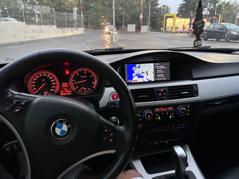 BMW 330 D , снимка 13 - Автомобили и джипове - 46579101