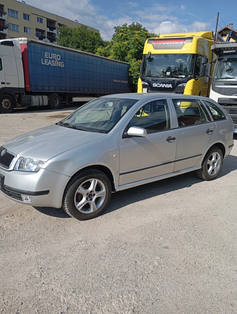 Skoda Fabia, снимка 2 - Автомобили и джипове - 47424115