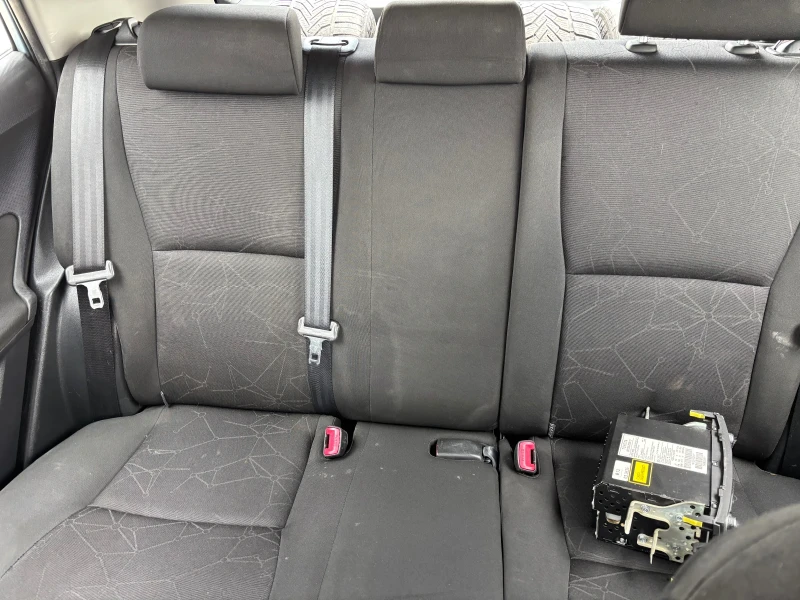 Toyota Auris 1.4 VVT-i , снимка 10 - Автомобили и джипове - 49825992