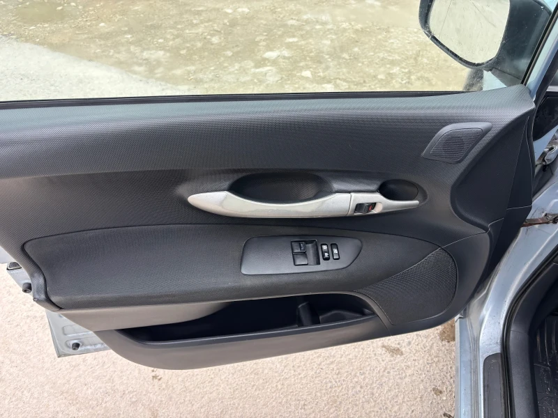 Toyota Auris 1.4 VVT-i , снимка 7 - Автомобили и джипове - 49825992