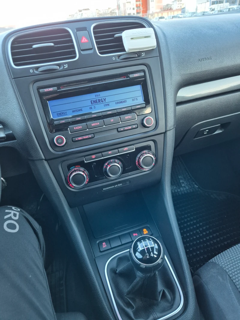 VW Golf 1.6TDI 105hp, снимка 10 - Автомобили и джипове - 53034952