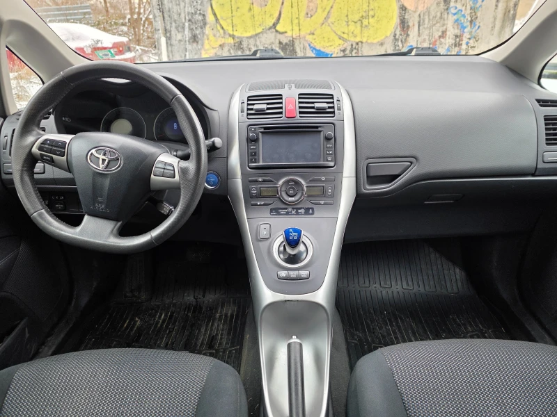 Toyota Auris, снимка 5 - Автомобили и джипове - 53035914