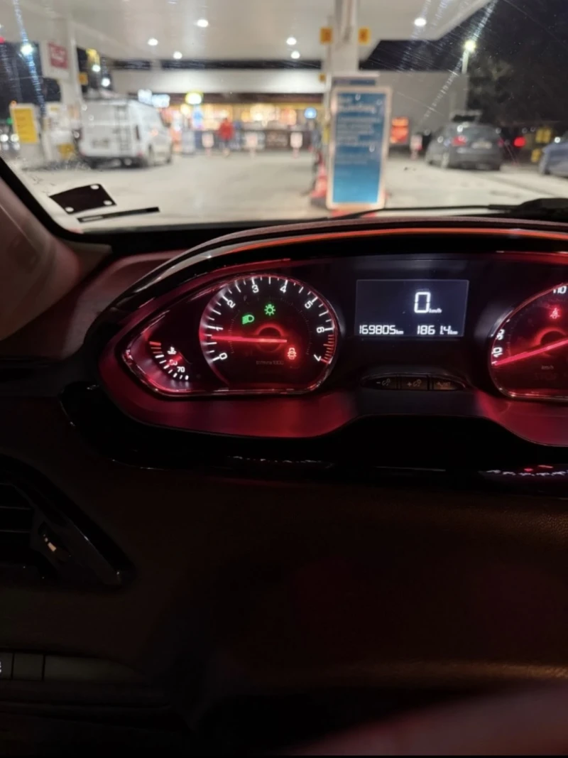 Peugeot 208 Peugeot 208 1.2 80hp, снимка 6 - Автомобили и джипове - 53304822