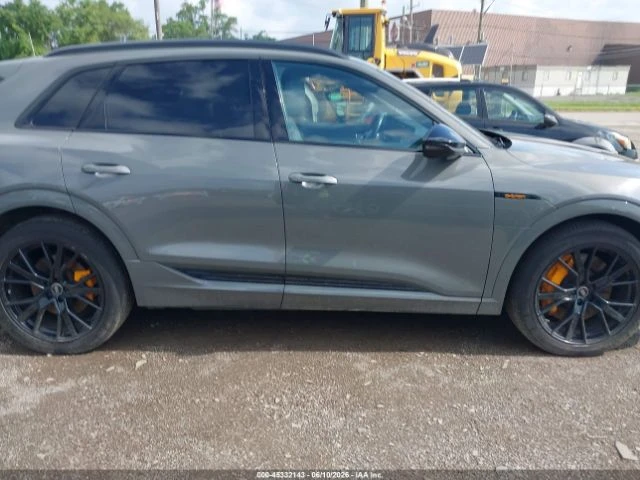 Audi E-Tron * CHRONOS* QUATTRO* ПОДГРЕВ* ПАНОРАМА* ОБДУХВАНЕ* , снимка 12 - Автомобили и джипове - 55065710