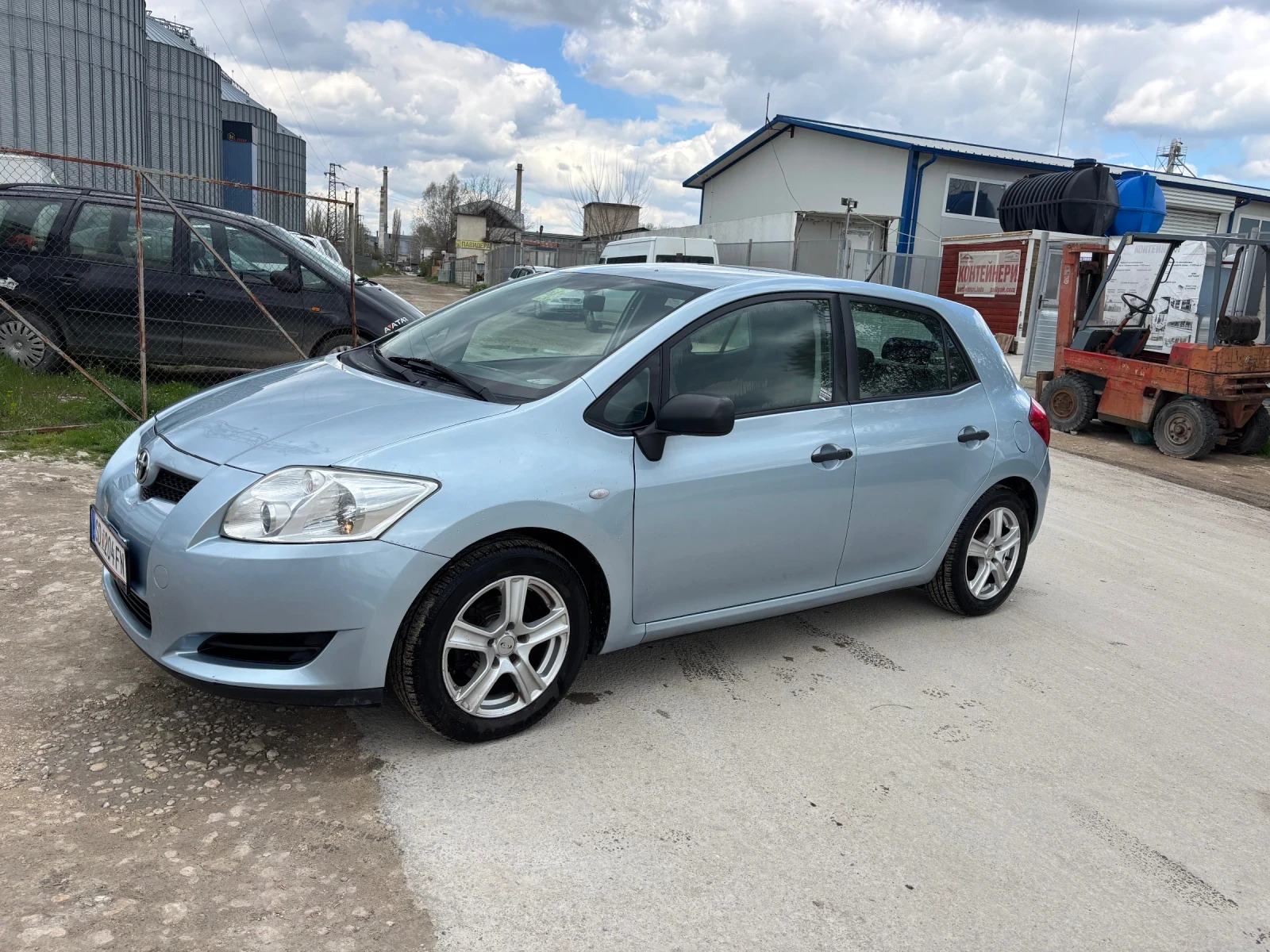 Toyota Auris 1.4 VVT-i  - изображение 2