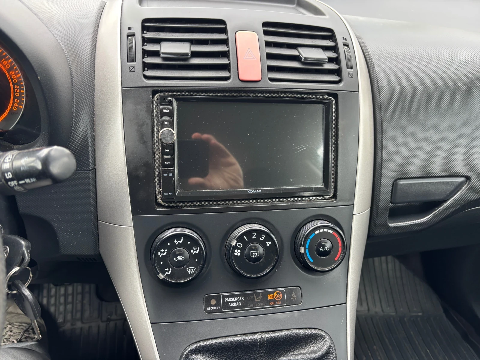 Toyota Auris 1.4 VVT-i  | Mobile.bg — изображение 11