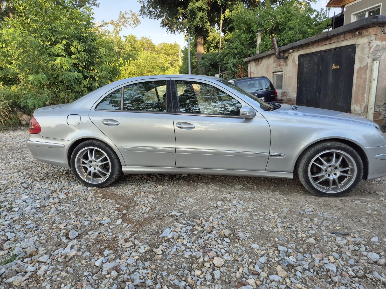 Mercedes-Benz E 220  - изображение 3