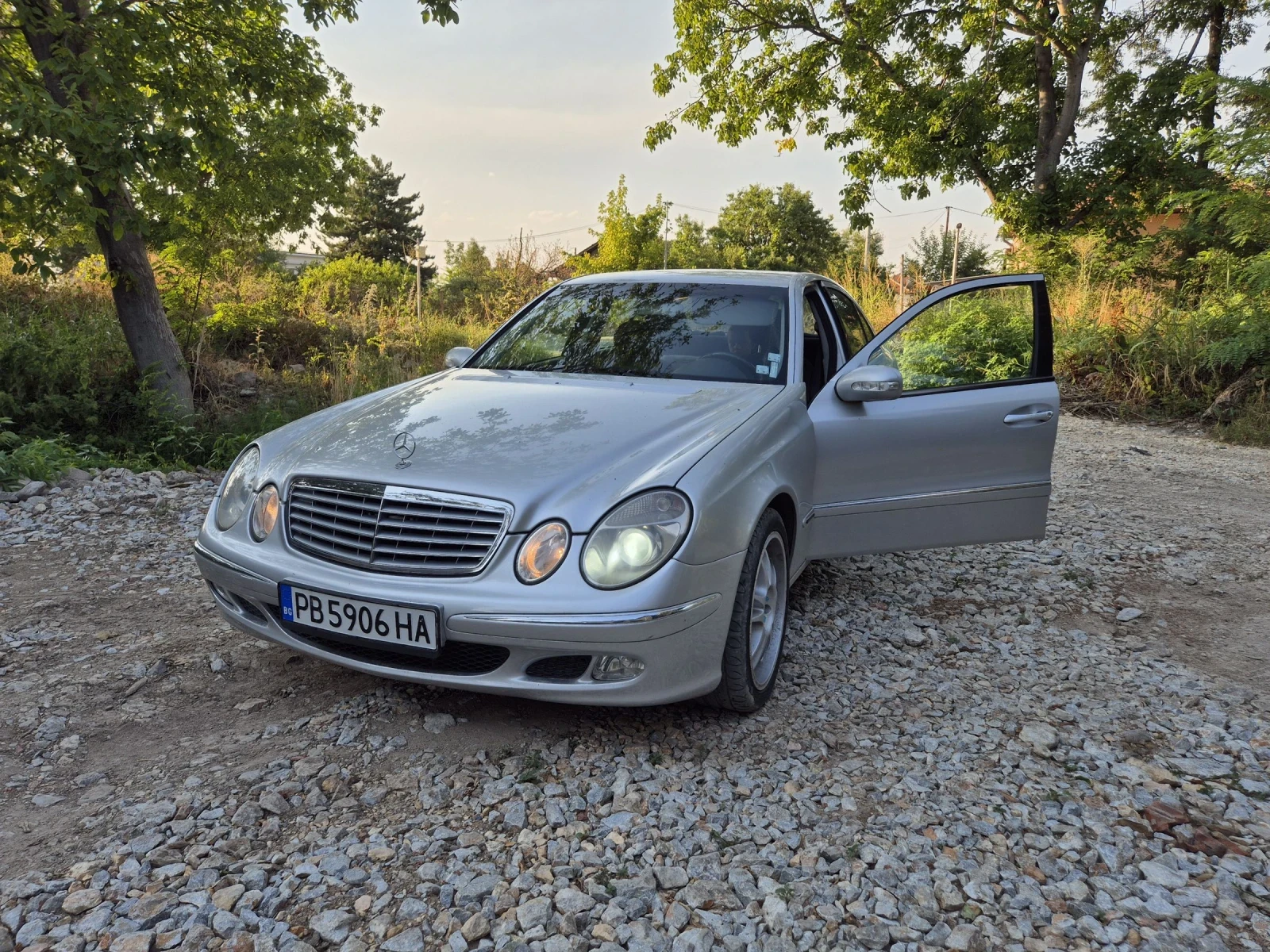 Mercedes-Benz E 220  - изображение 5