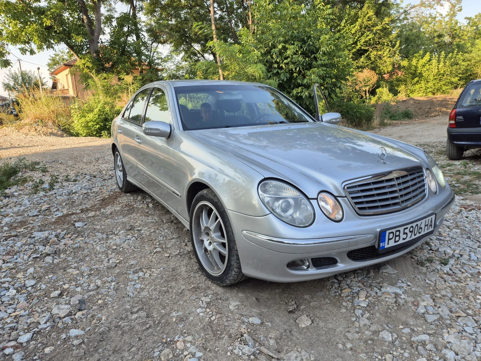 Mercedes-Benz E 220  - изображение 4