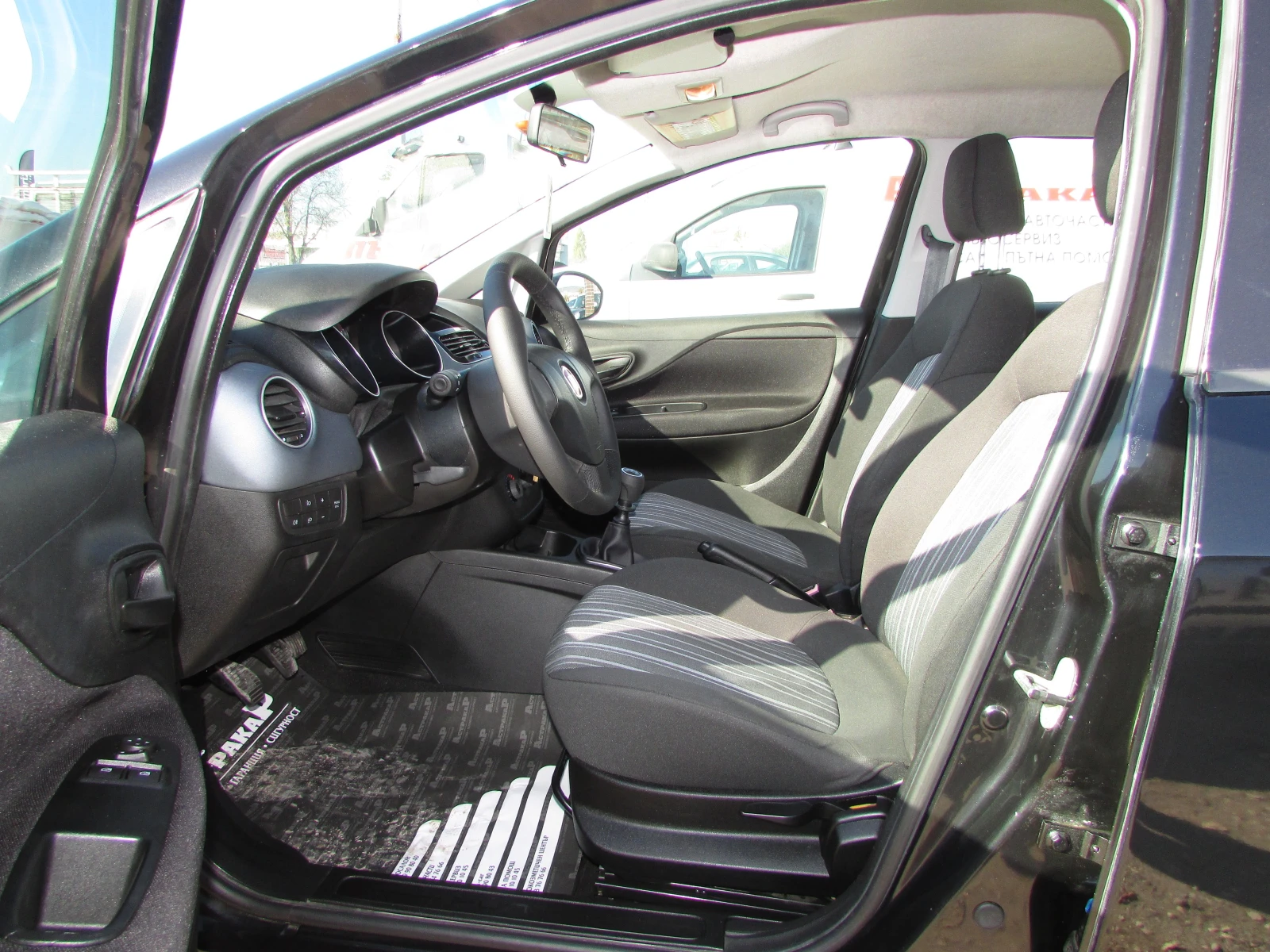 Fiat Punto 1.4i EVO EURO4 - изображение 7