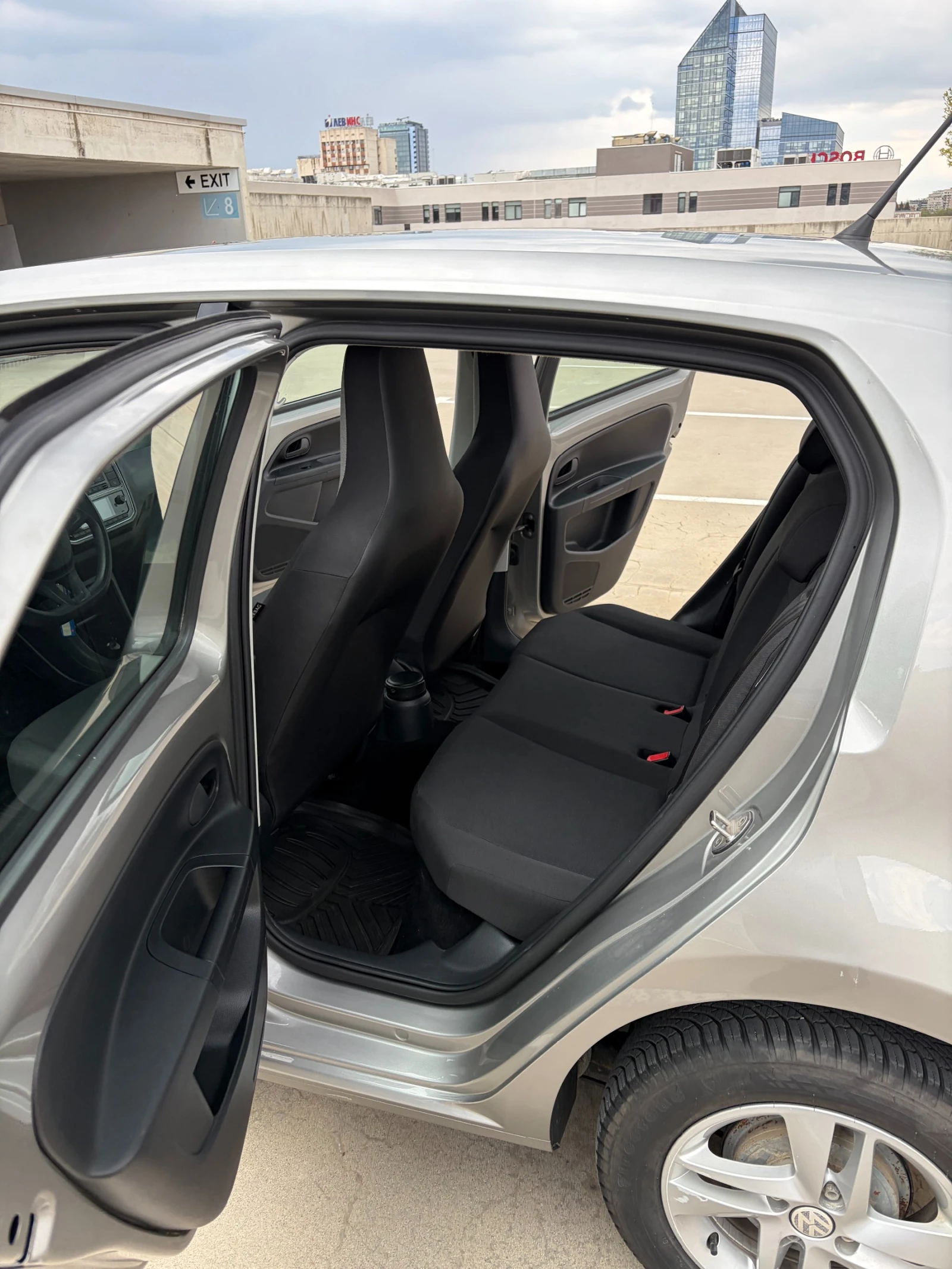 VW Up, снимка 7 - Автомобили и джипове - 54244658