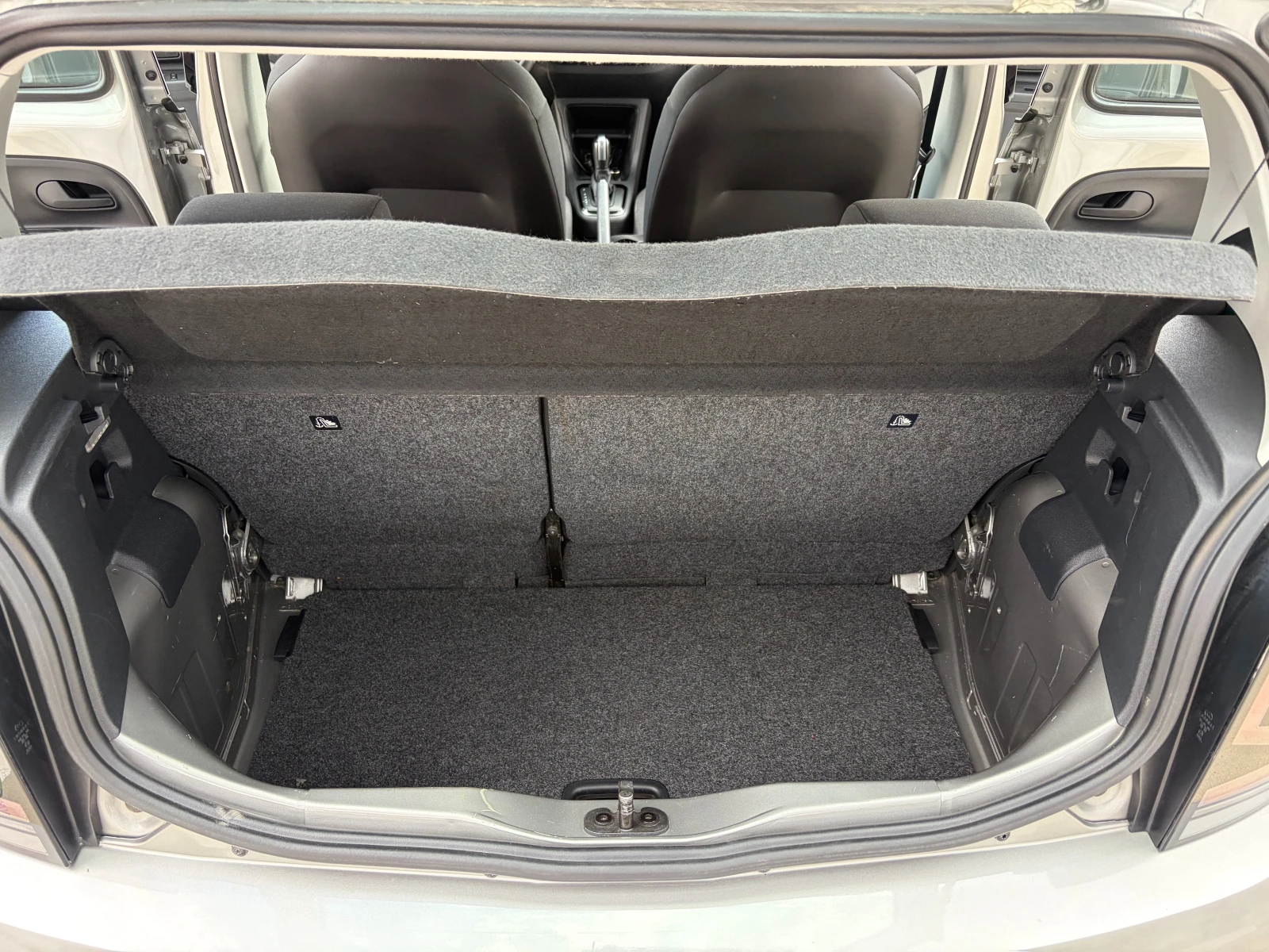 VW Up, снимка 9 - Автомобили и джипове - 54244658