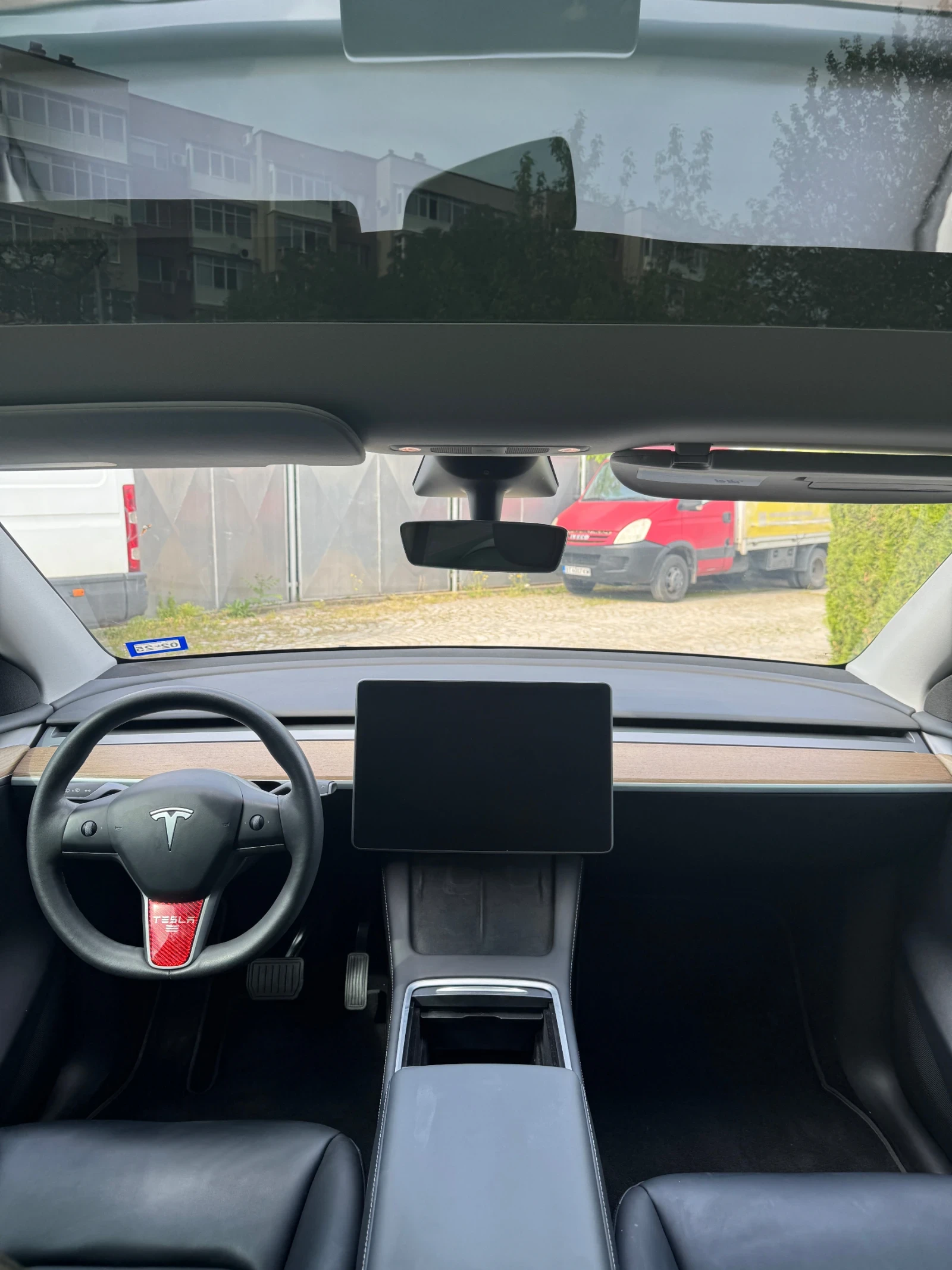 Tesla Model Y Dual motor Long range, снимка 12 - Автомобили и джипове - 54456323