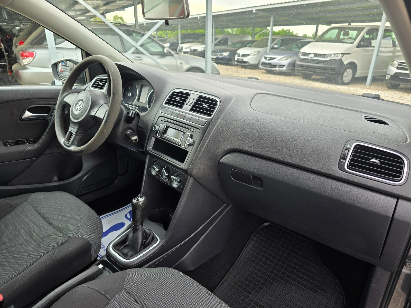 VW Polo 1.6TDI  75кс ! ! РЕАЛНИ КИЛОМЕТРИ, снимка 9 - Автомобили и джипове - 54508379