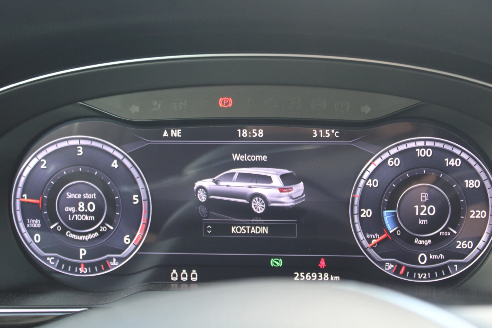 VW Passat  2.0TDI* DSG* ОБСЛУЖЕН* , снимка 9 - Автомобили и джипове - 54703137