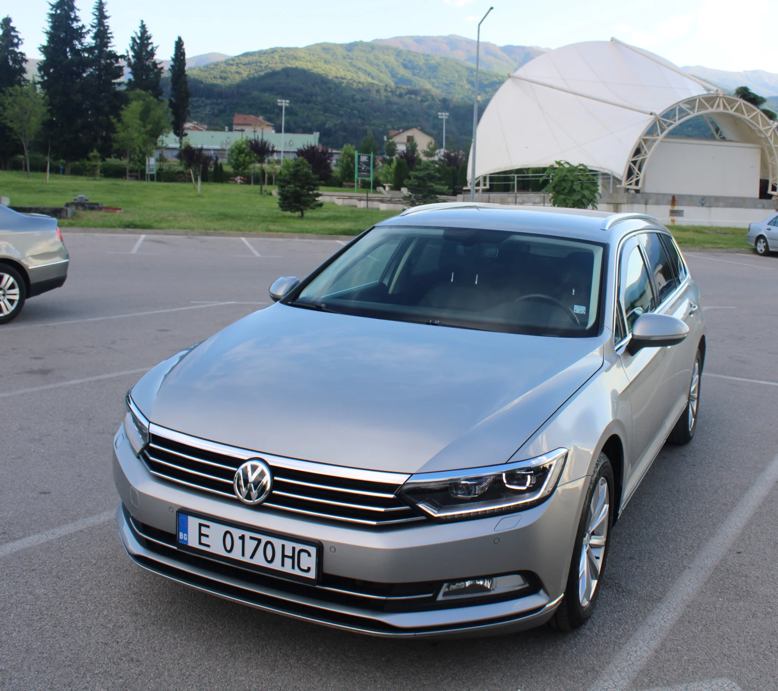 VW Passat  2.0TDI* DSG* ОБСЛУЖЕН* 