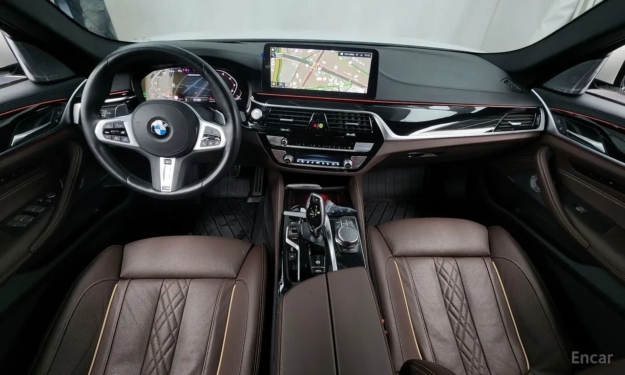 BMW 550 M/xDRIVE/FULL/NAVI/LED/CAM360/HEAD-UP/PANO/КОРЕЯ, снимка 6 - Автомобили и джипове - 54941981