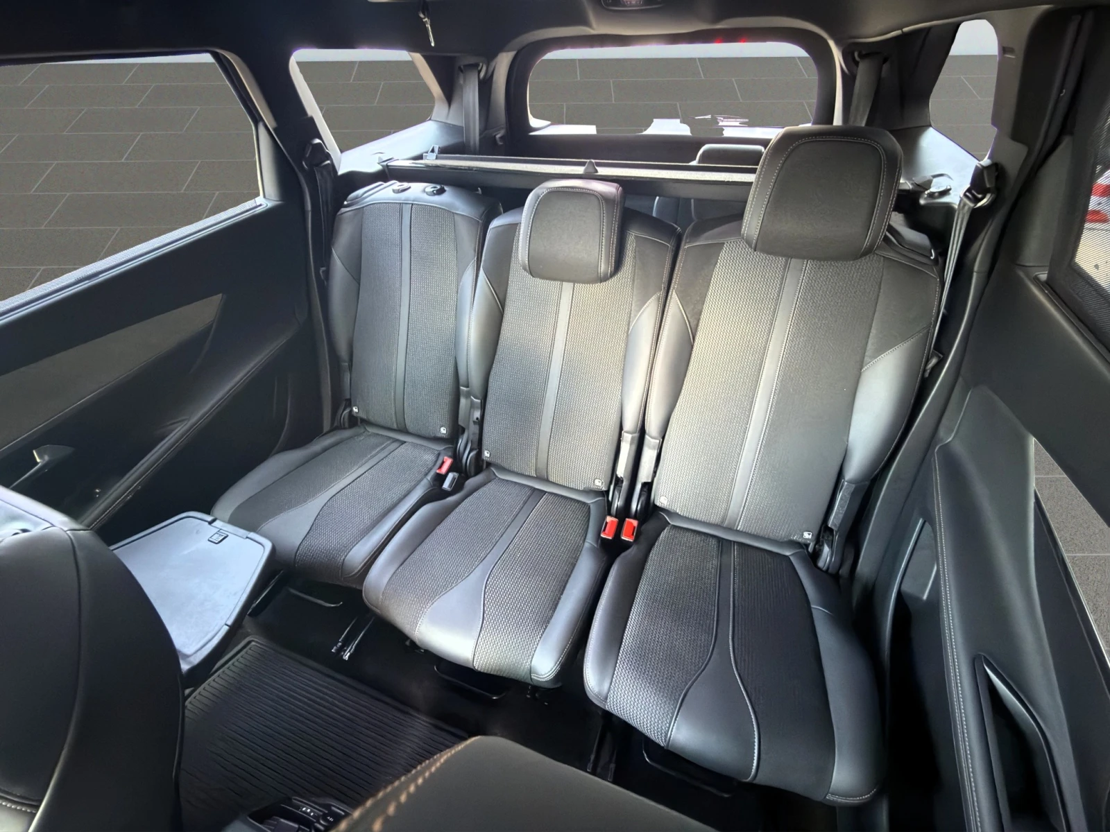 Peugeot 5008 GT 2.0 BlueHDi 180 Лизинг Гаранция 2 години, снимка 12 - Автомобили и джипове - 55006679