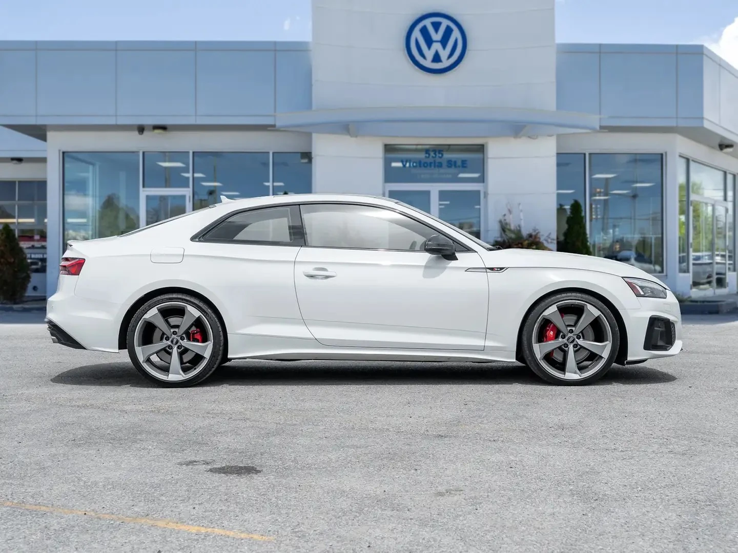 Audi S5 Technik * 360 * Масаж * АвтоКредит * (ЦЕНА ДО БГ), снимка 4 - Автомобили и джипове - 55123150