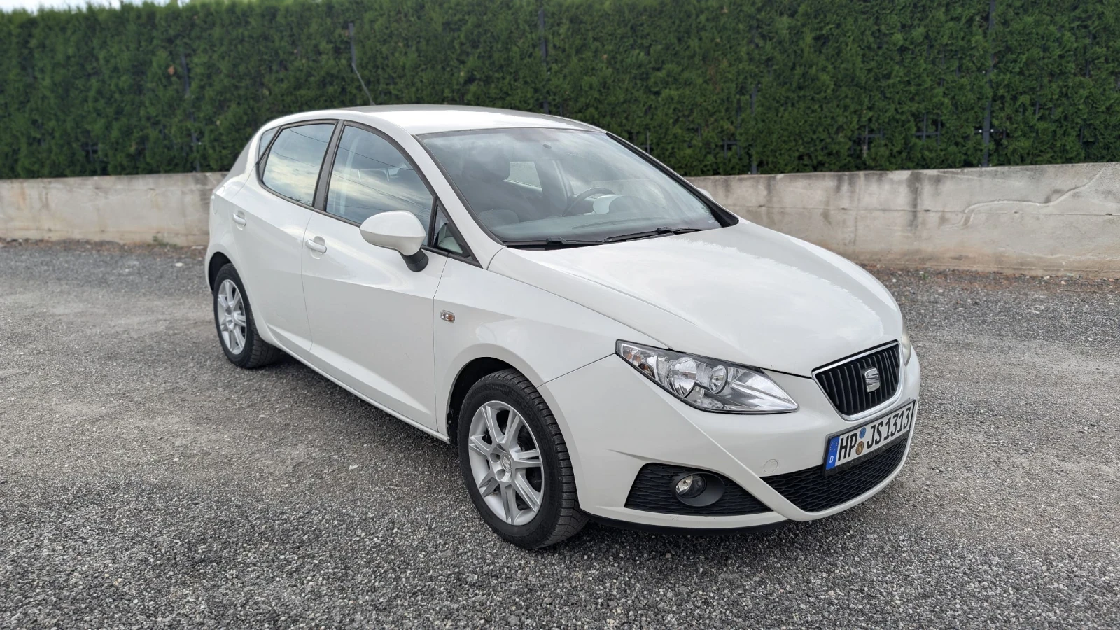 Seat Ibiza 1.6i 105 Sport, снимка 2 - Автомобили и джипове - 55274492
