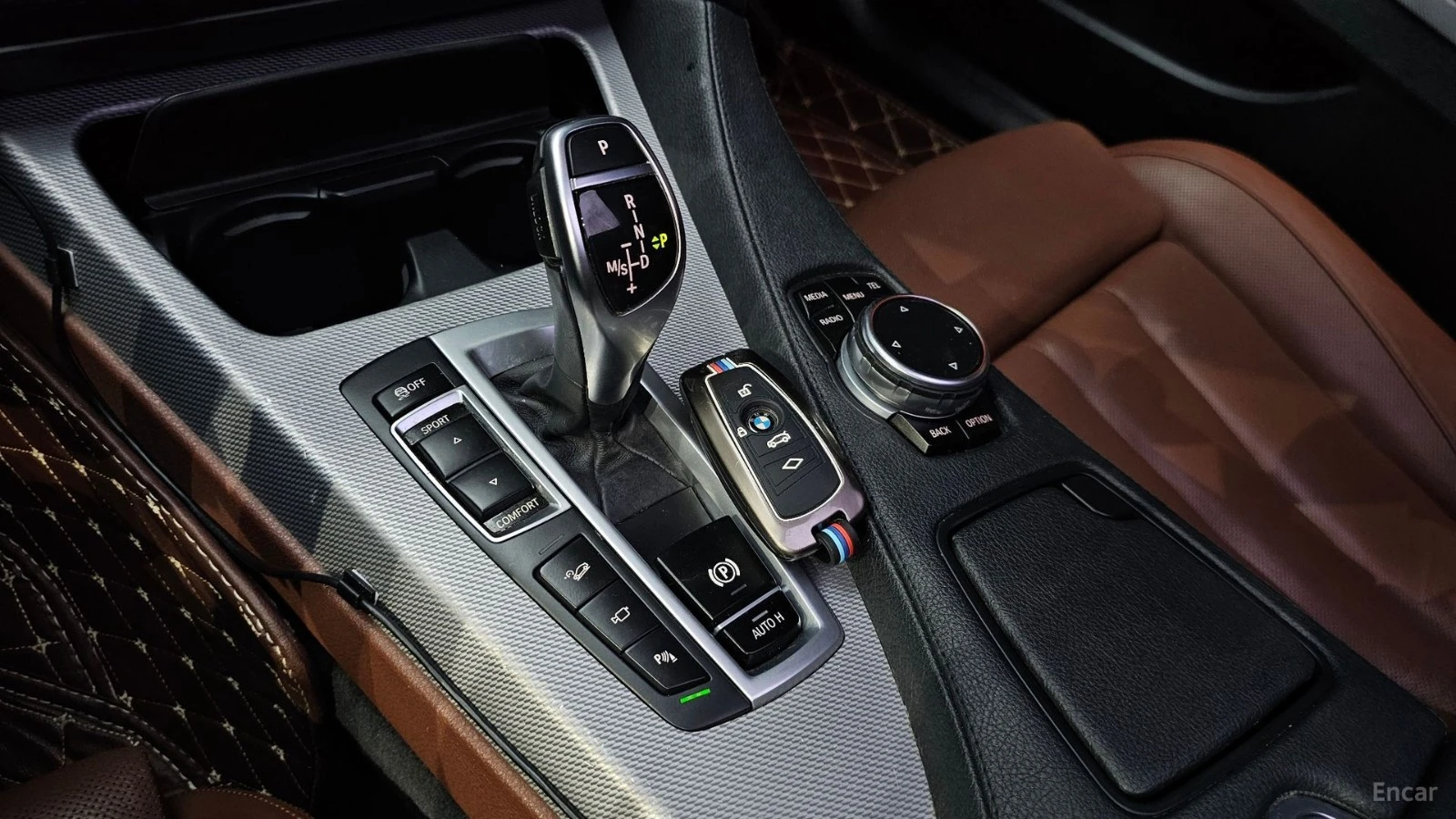 BMW 640 * MAX* M PACK* 360* Ambient Light* Head-up* ПАНО* , снимка 9 - Автомобили и джипове - 55656115