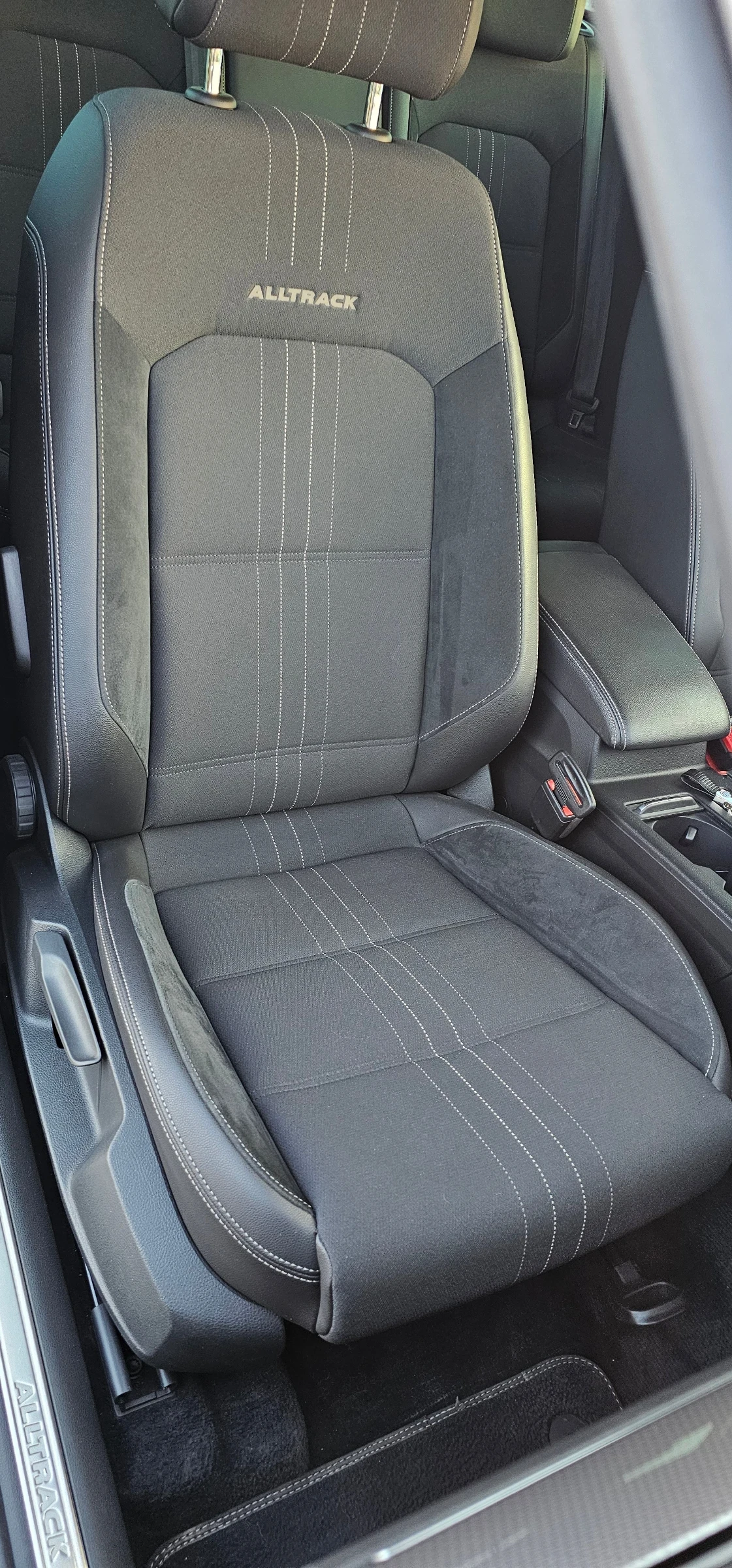 VW Alltrack 2.0TDI/190k/DIGITAL/LED, снимка 12 - Автомобили и джипове - 56149039