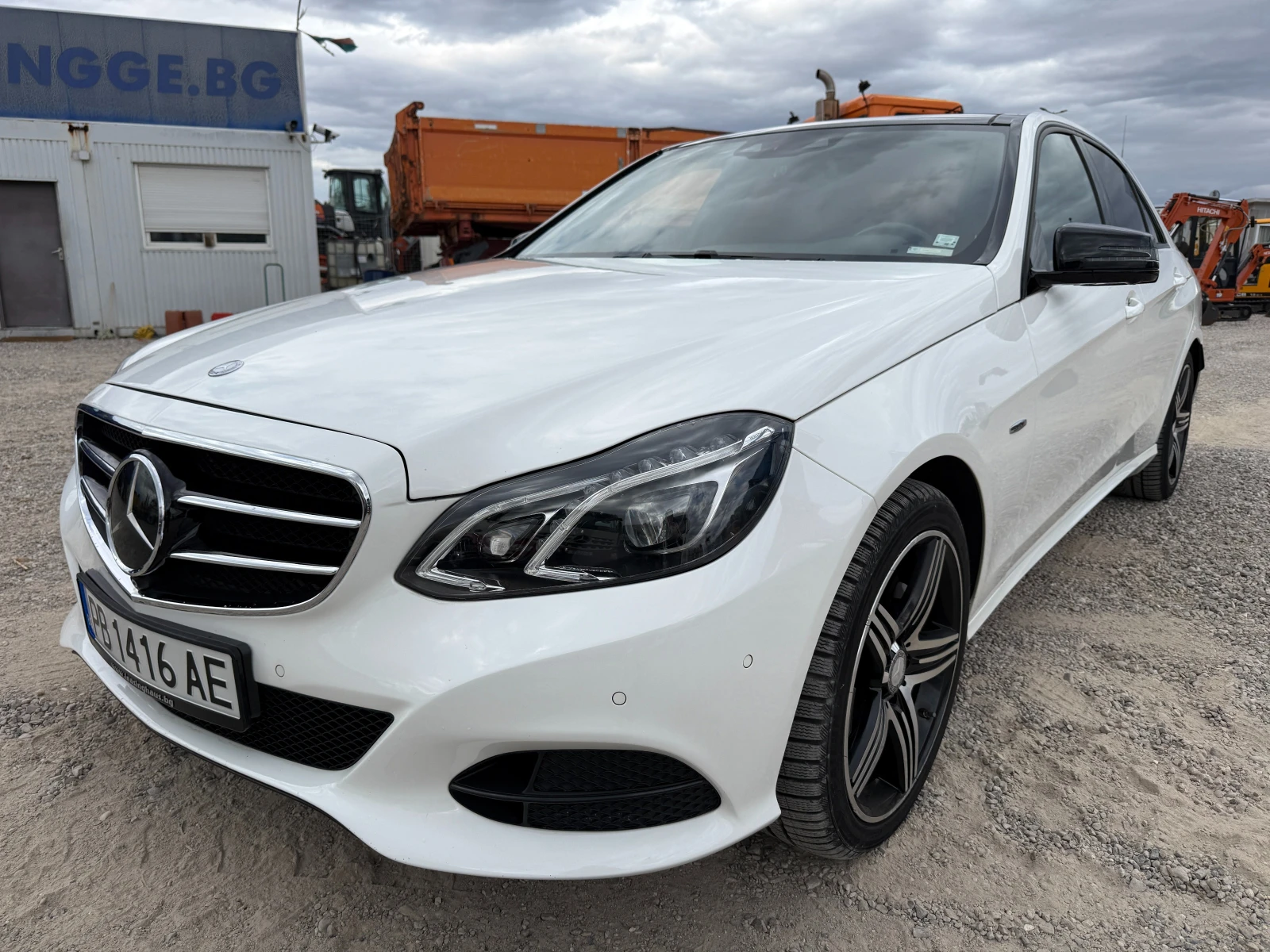 Mercedes-Benz E 350 BLUETEC 4 MATIC, снимка 5 - Автомобили и джипове - 56181907