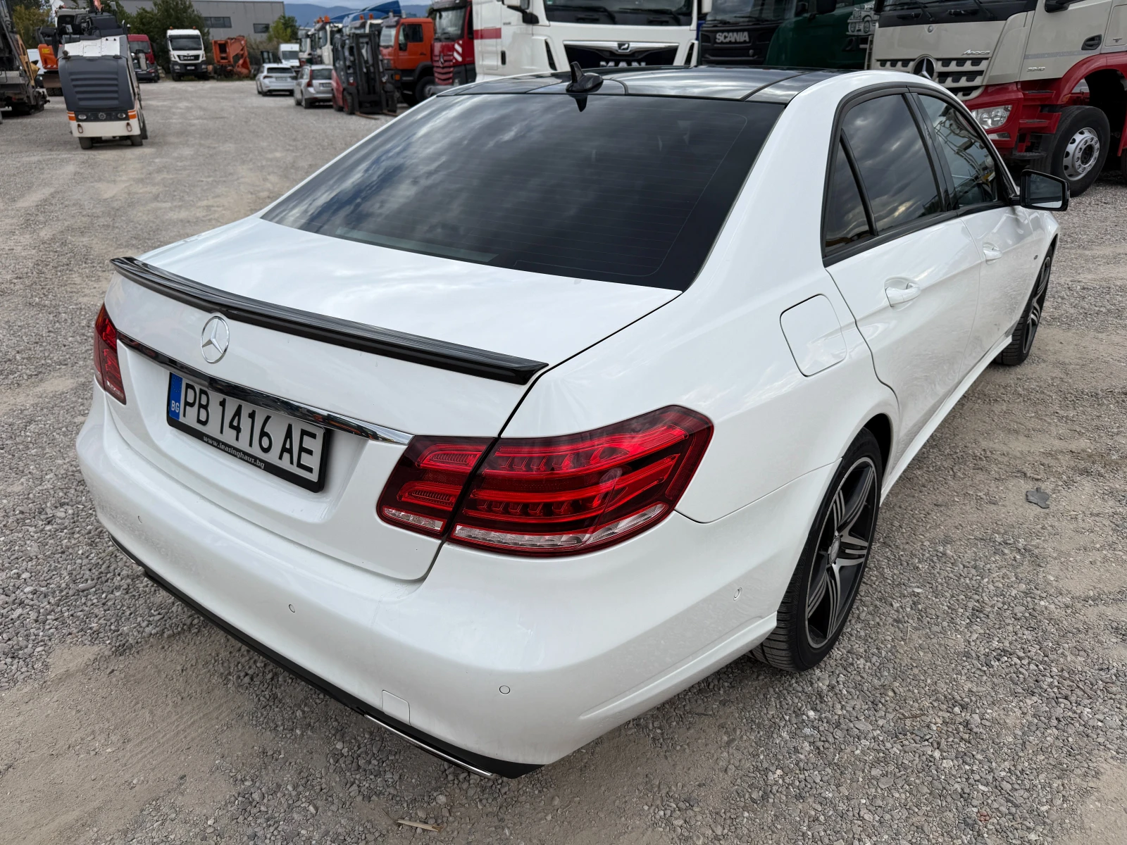 Mercedes-Benz E 350 BLUETEC 4 MATIC, снимка 11 - Автомобили и джипове - 56181907