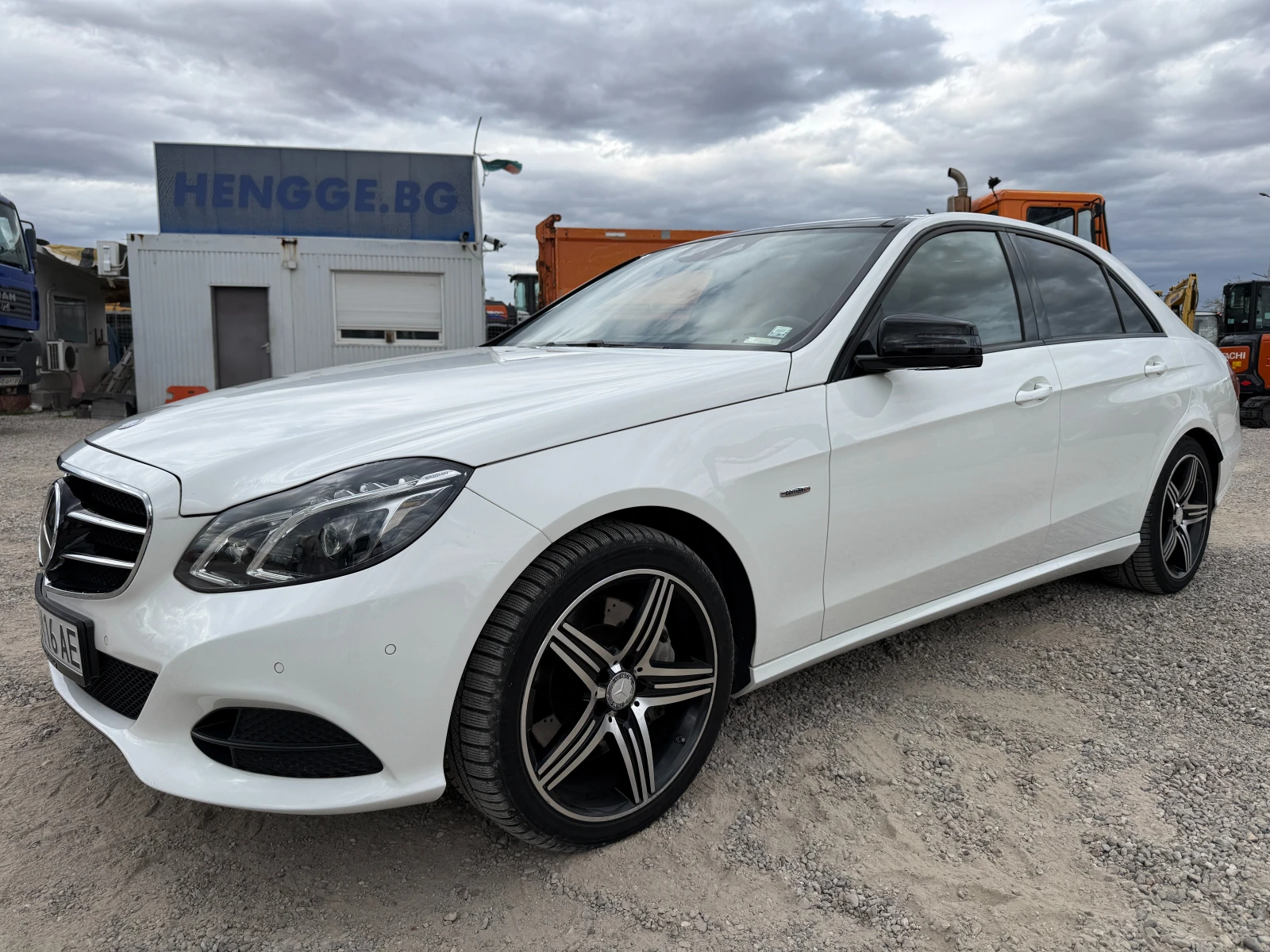 Mercedes-Benz E 350 BLUETEC 4 MATIC, снимка 4 - Автомобили и джипове - 56181907