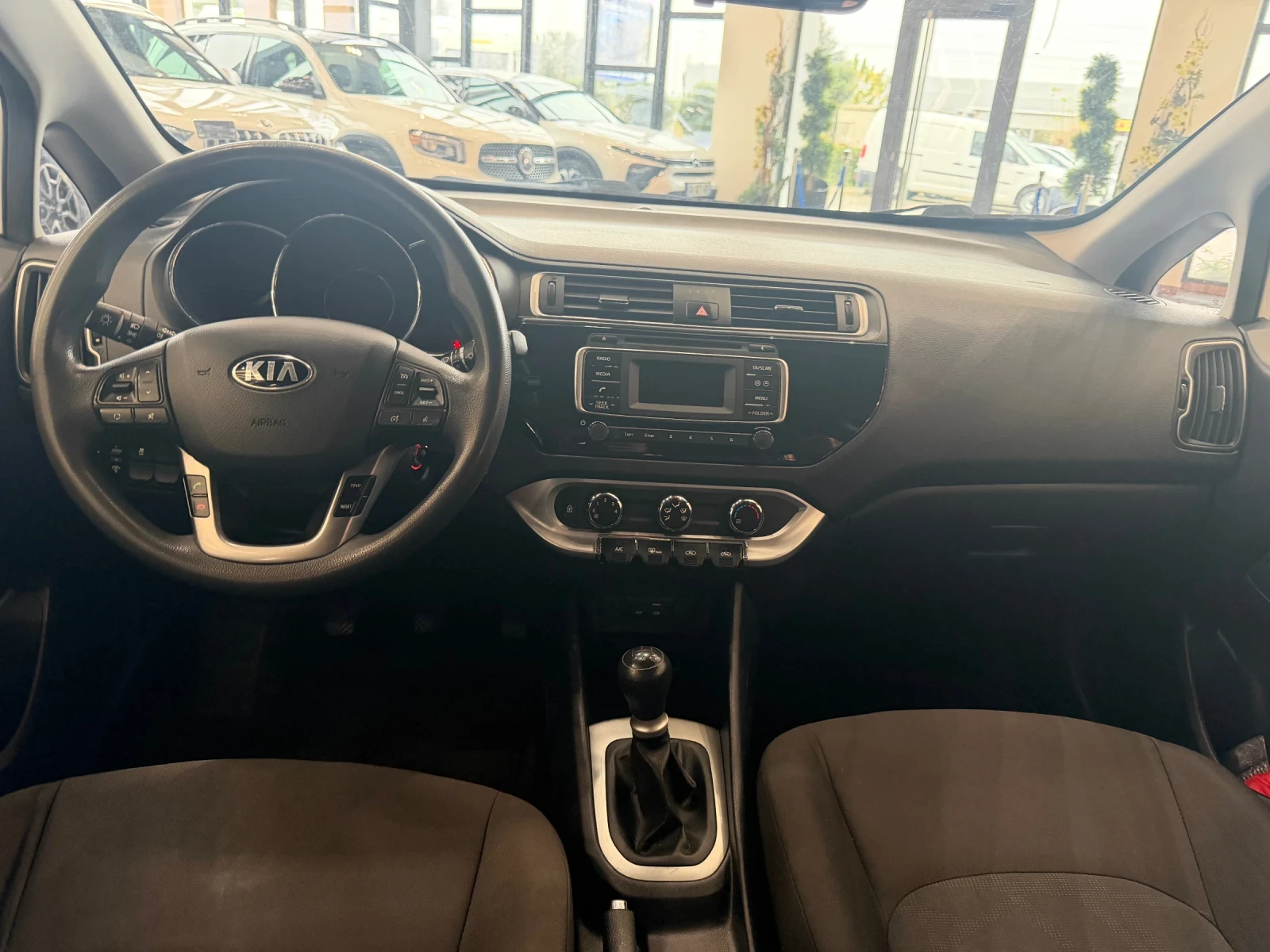Kia Rio, снимка 7 - Автомобили и джипове - 56477795