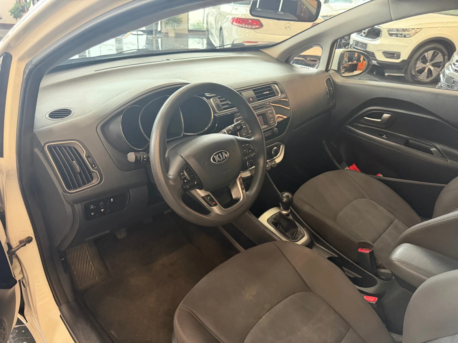 Kia Rio, снимка 6 - Автомобили и джипове - 56477795