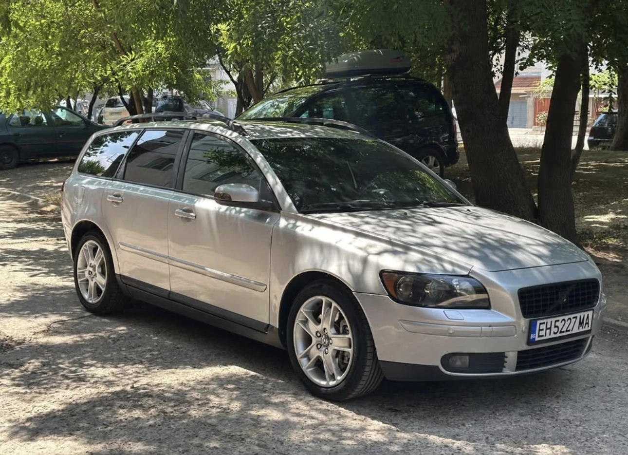 Volvo V50 2.4 D5 Автомат , снимка 2 - Автомобили и джипове - 56477959
