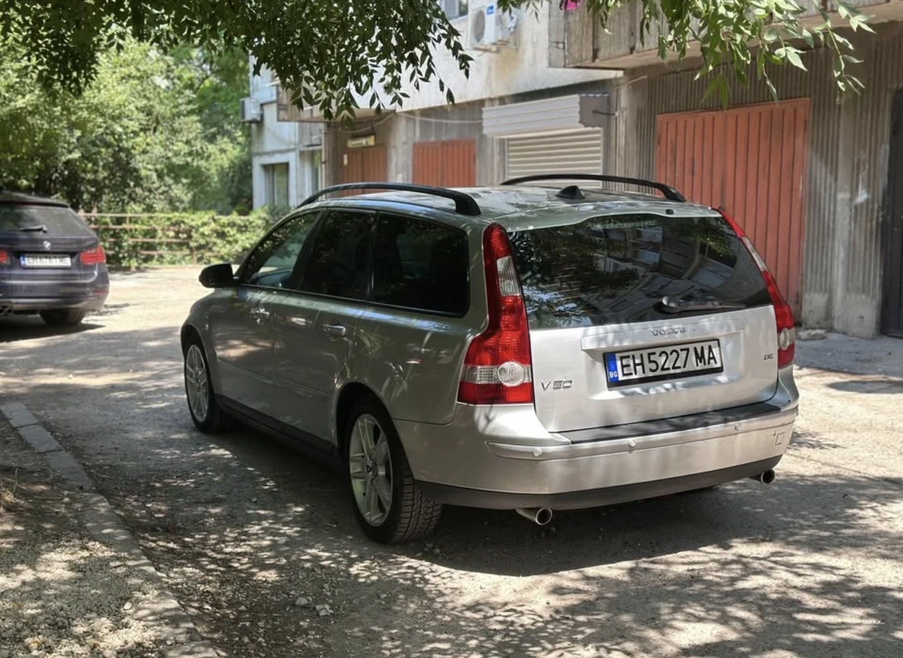 Volvo V50 2.4 D5 Автомат , снимка 4 - Автомобили и джипове - 56477959
