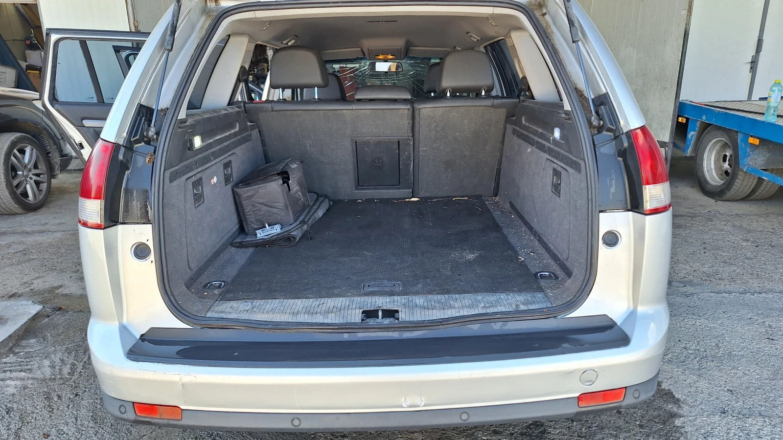 Opel Vectra Комби, снимка 10 - Автомобили и джипове - 56589524