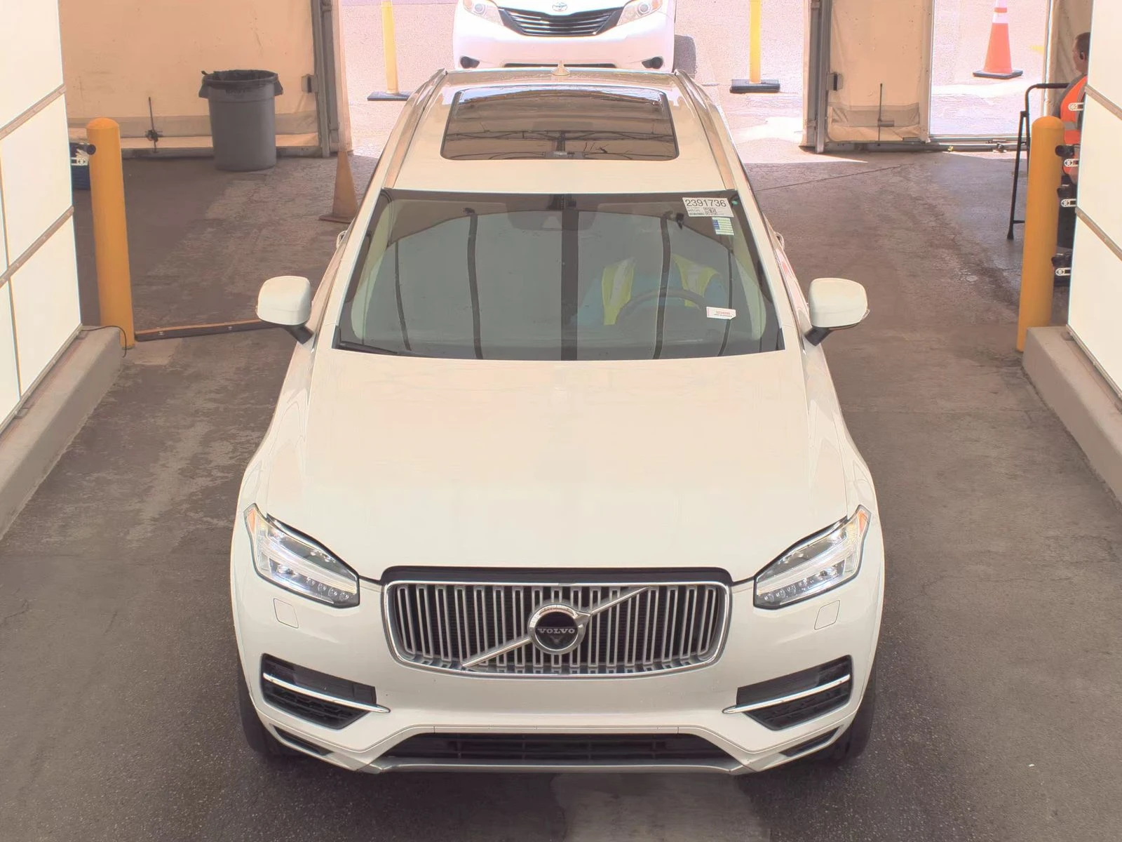 Volvo Xc90 T8* Inscription* Масаж* Bowers&Wilkins* Въздух*  - изображение 2