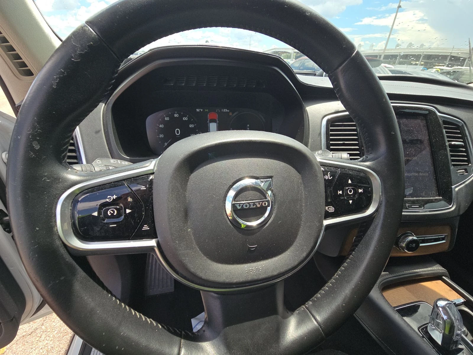 Volvo Xc90 T8* Inscription* Масаж* Bowers&Wilkins* Въздух*  - изображение 9
