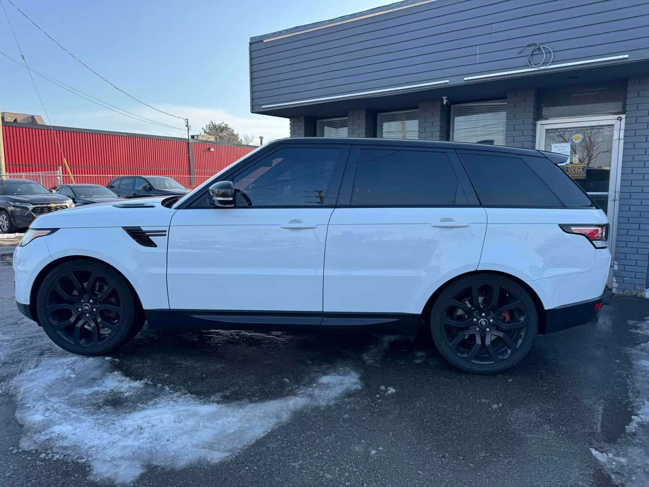 Land Rover Range Rover Sport * АВТО КРЕДИТ* ЦЕНА ДО БГ * СЕРВИЗНА ИСТОРИЯ *  - изображение 2