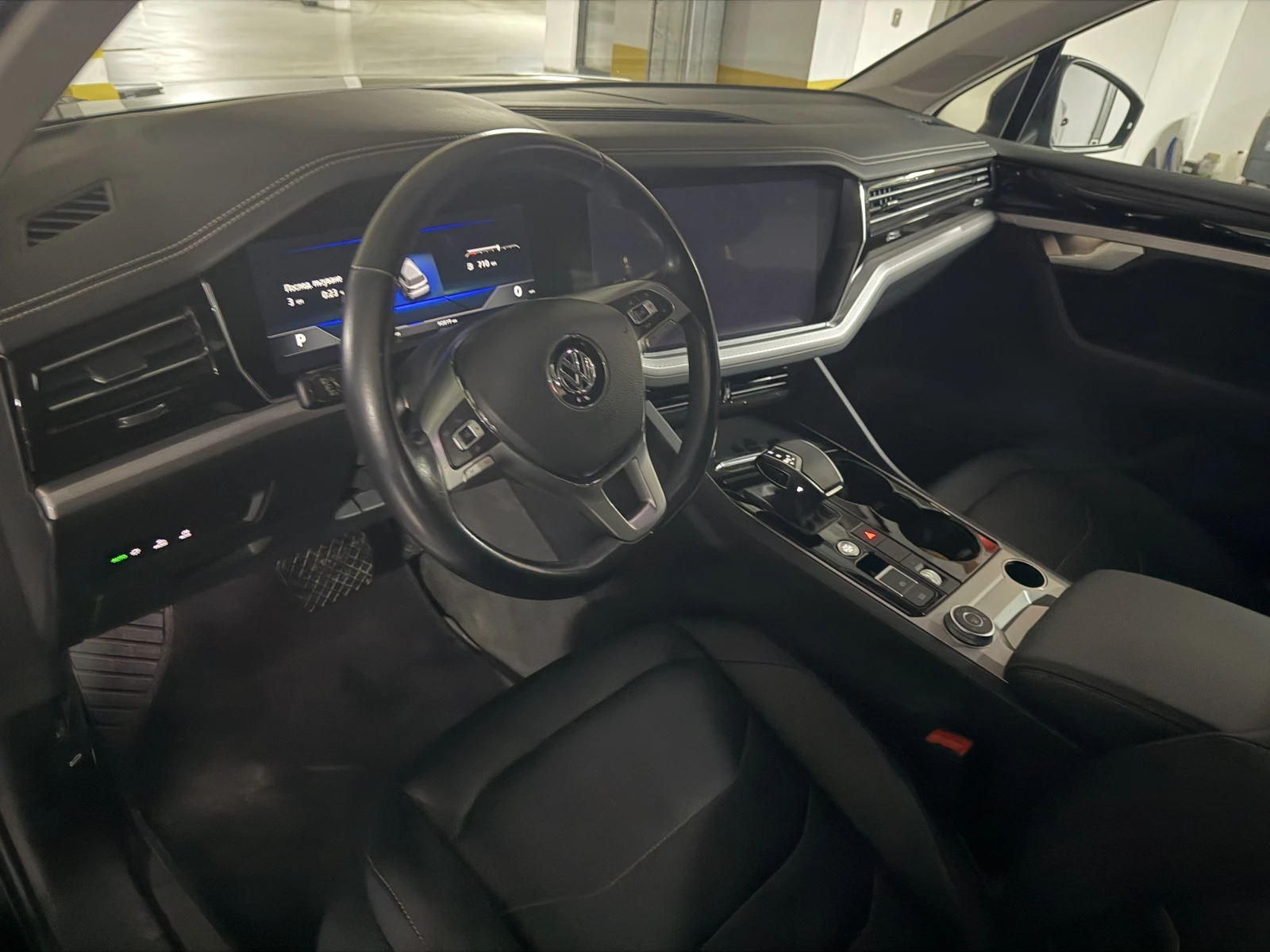 VW Touareg, снимка 2 - Автомобили и джипове - 54245744