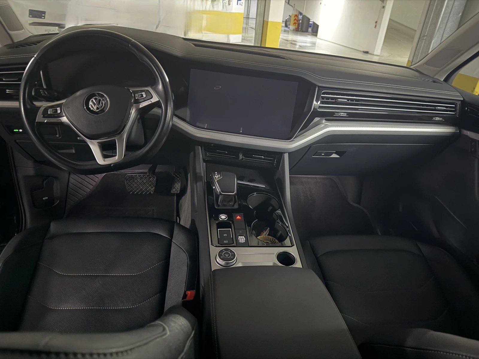 VW Touareg, снимка 4 - Автомобили и джипове - 54245744