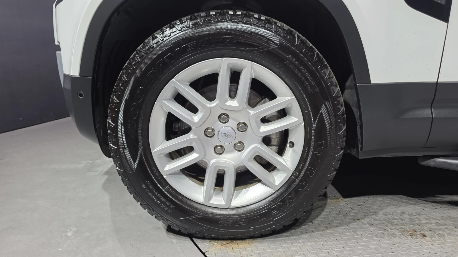 Land Rover Defender D250* 360* BLIND SPOT* ПОДГРЕВ ВОЛАН* ЛЮК* КРАЙНА , снимка 5 - Автомобили и джипове - 55387529