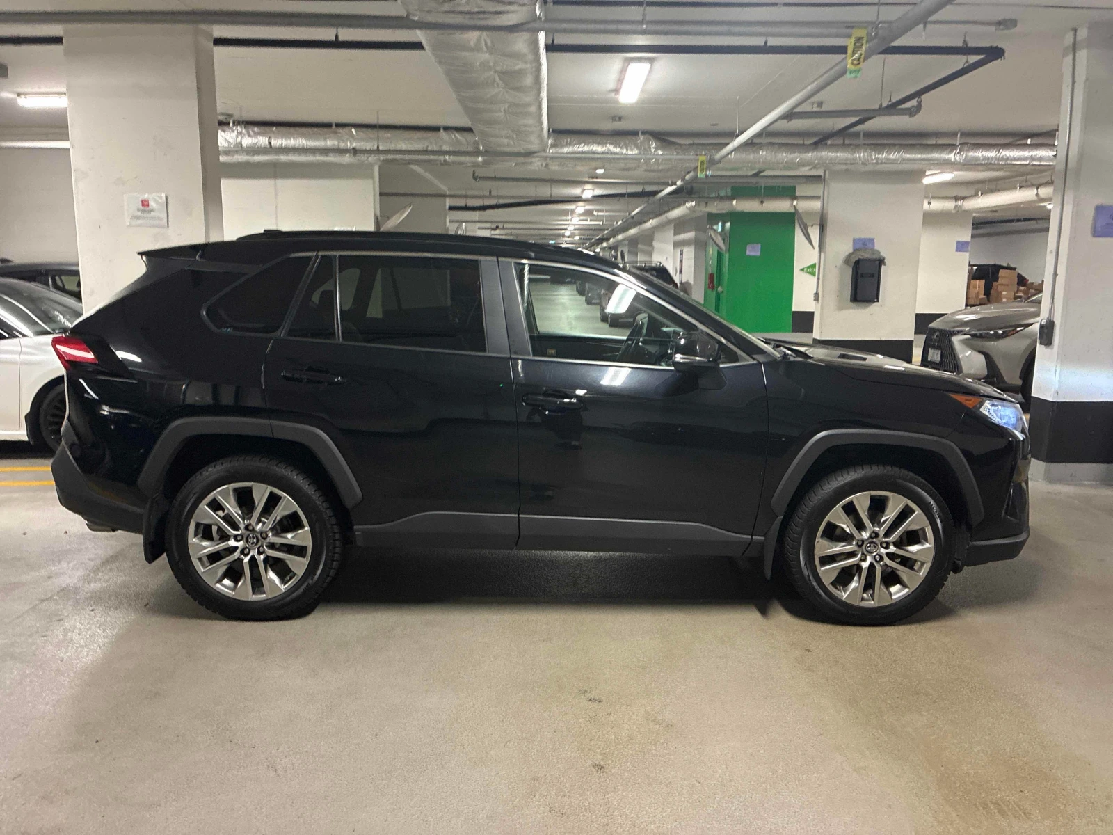 Toyota Rav4 * XLE * CARFAX * ОТ ПРЕДСТАВИТЕЛСТВО * , снимка 3 - Автомобили и джипове - 56042063