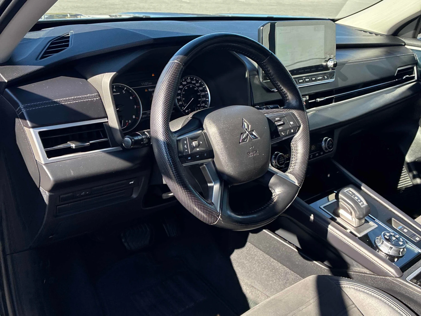 Mitsubishi Outlander AWD* Подгрев* 360 камери* Пано, снимка 7 - Автомобили и джипове - 56401460