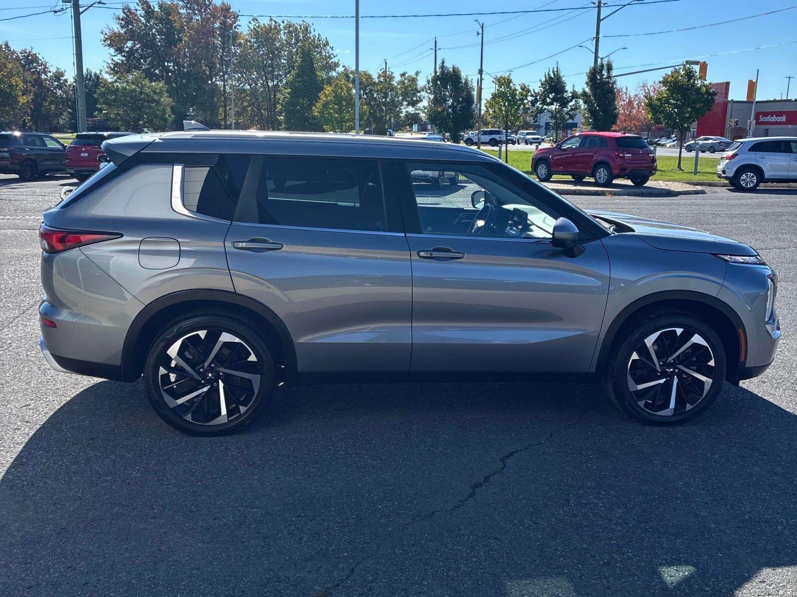 Mitsubishi Outlander AWD* Подгрев* 360 камери* Пано, снимка 5 - Автомобили и джипове - 56401460